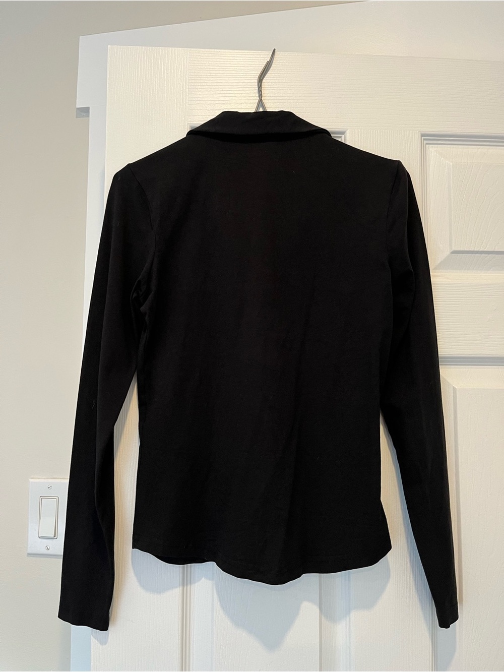 Stretchy black button down - Picture 5 of 5